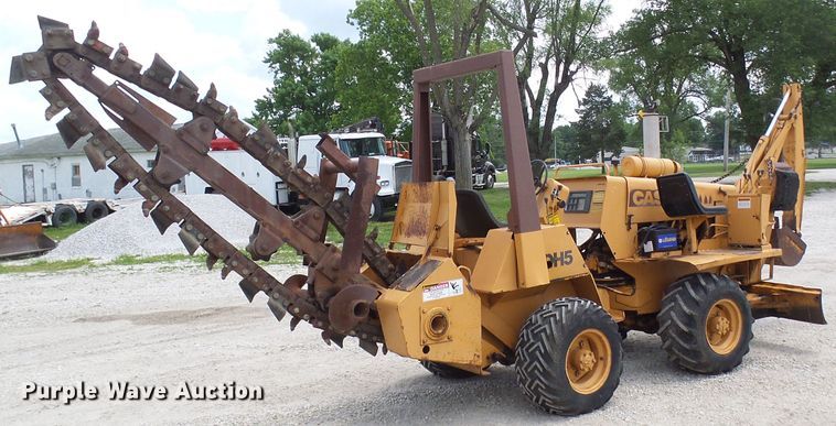 image for item DM3017 1985 Case DH5  trencher