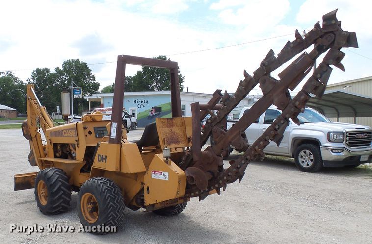 image for item DM3017 1985 Case DH5  trencher