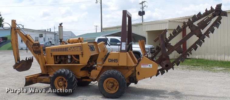 image for item DM3017 1985 Case DH5  trencher