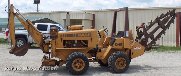 image for item DM3017 1985 Case DH5  trencher