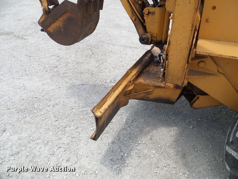 image for item DM3017 1985 Case DH5  trencher