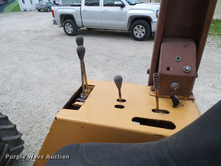 image for item DM3017 1985 Case DH5  trencher