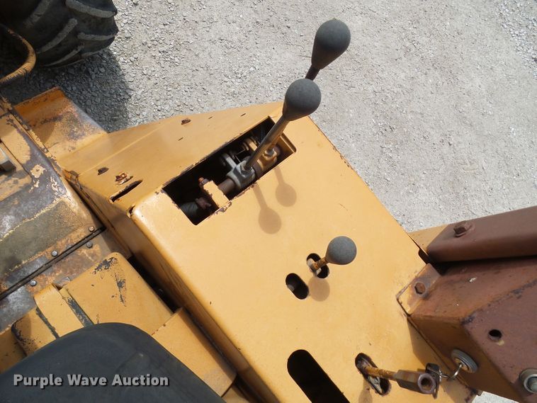 image for item DM3017 1985 Case DH5  trencher