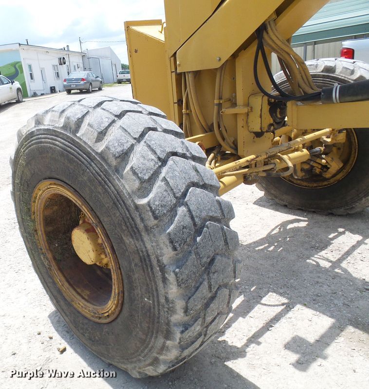 image for item DM3018 1998 Caterpillar 143H  VHP motor grader