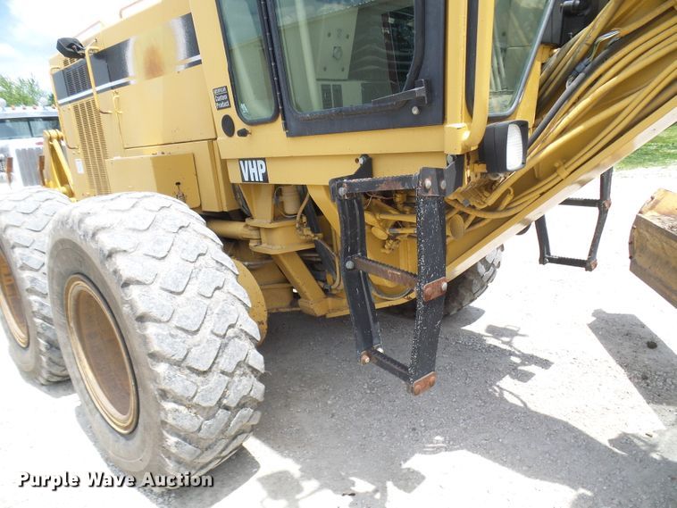 image for item DM3018 1998 Caterpillar 143H  VHP motor grader