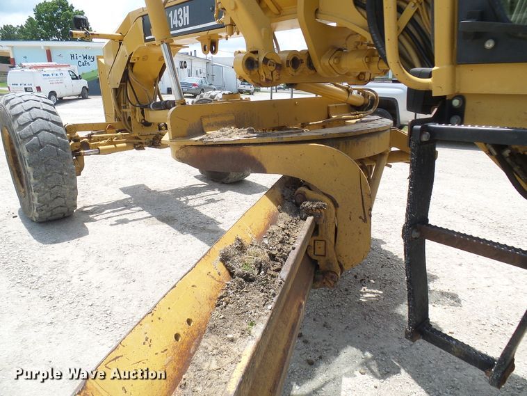 image for item DM3018 1998 Caterpillar 143H  VHP motor grader