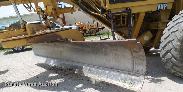 image for item DM3018 1998 Caterpillar 143H  VHP motor grader