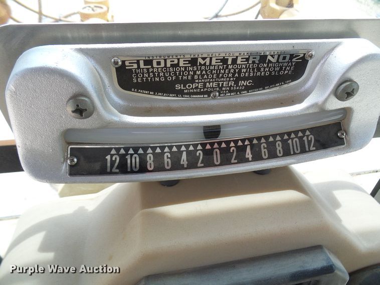 image for item DM3018 1998 Caterpillar 143H  VHP motor grader