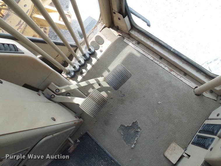 image for item DM3018 1998 Caterpillar 143H  VHP motor grader