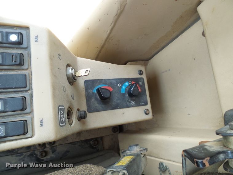 image for item DM3018 1998 Caterpillar 143H  VHP motor grader