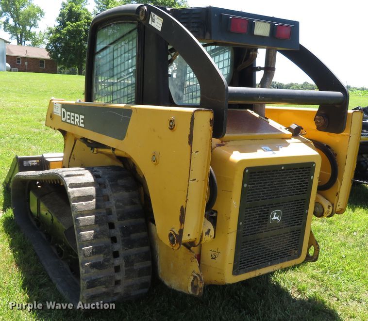 image for item DN5924 2006 John Deere CT322  tracked skid steer loader