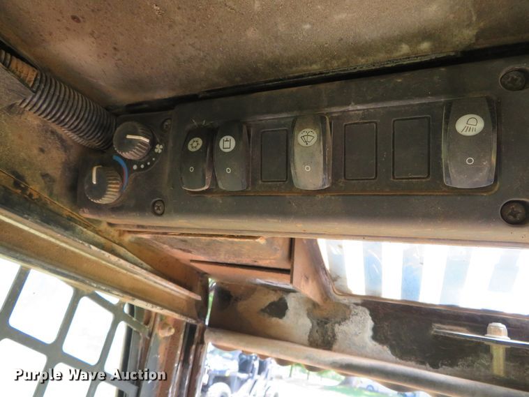 image for item DN5924 2006 John Deere CT322  tracked skid steer loader