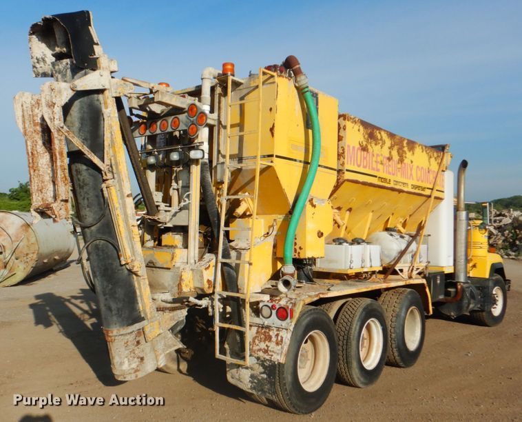 image for item ES9670 2000 Mack RD690S  ready mix truck