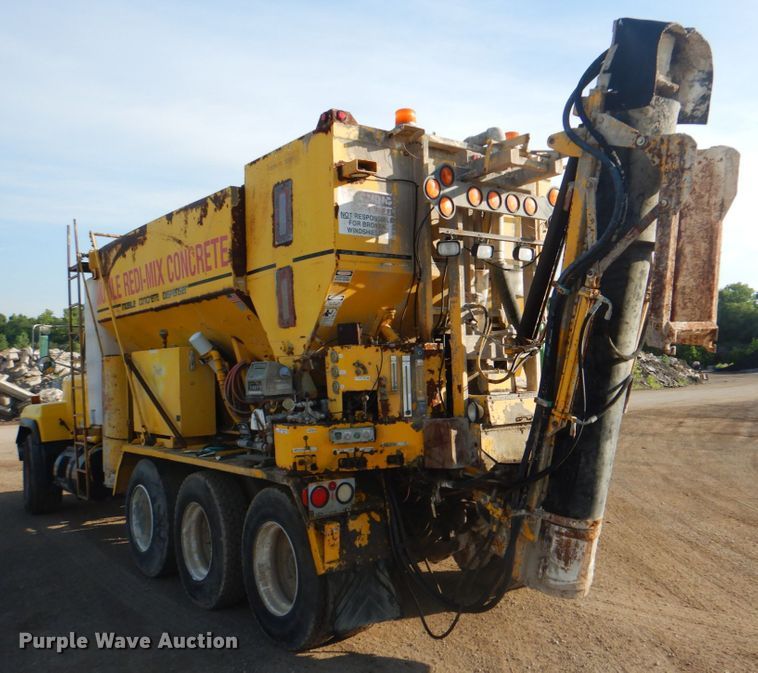 image for item ES9670 2000 Mack RD690S  ready mix truck