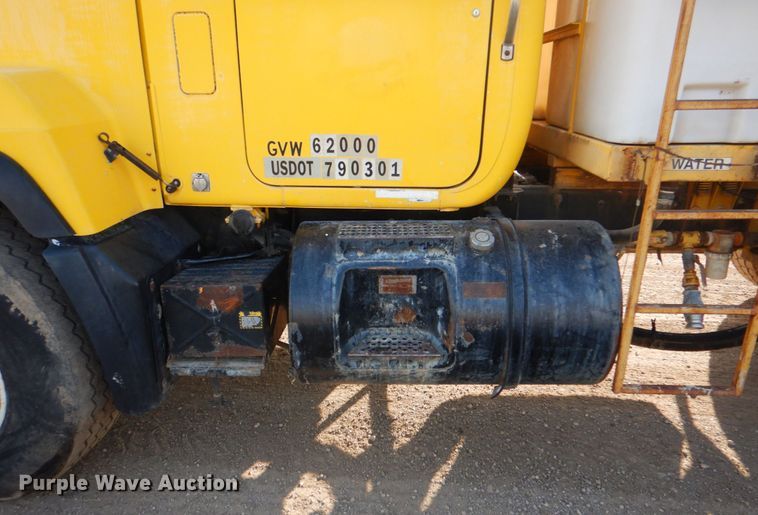 image for item ES9670 2000 Mack RD690S  ready mix truck