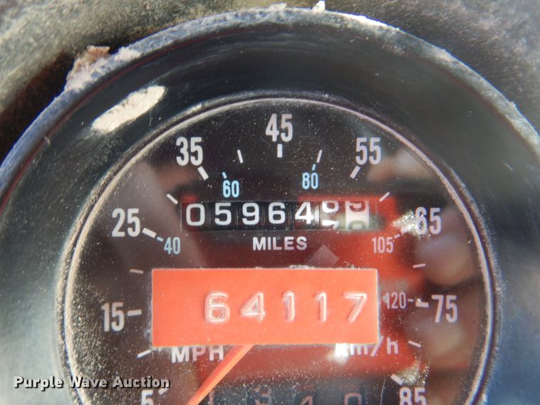 image for item ES9670 2000 Mack RD690S  ready mix truck