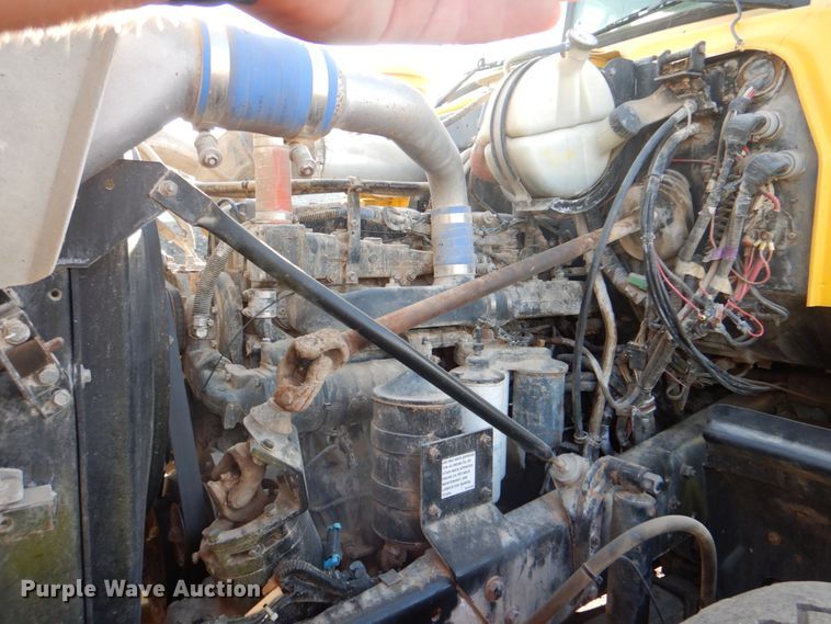 image for item ES9670 2000 Mack RD690S  ready mix truck