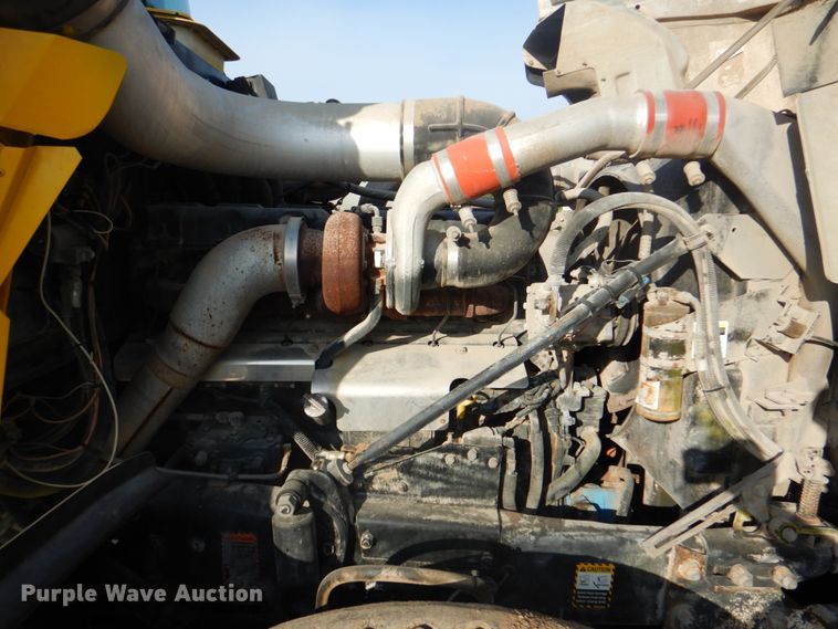 image for item ES9670 2000 Mack RD690S  ready mix truck