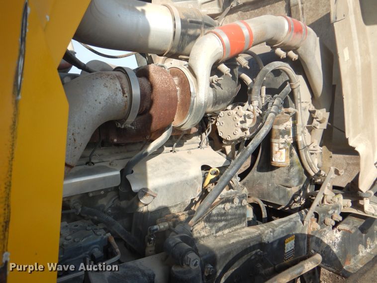 image for item ES9670 2000 Mack RD690S  ready mix truck