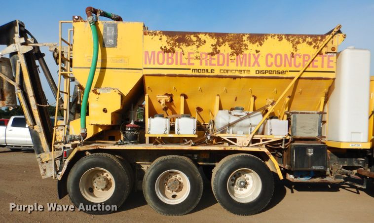 image for item ES9670 2000 Mack RD690S  ready mix truck