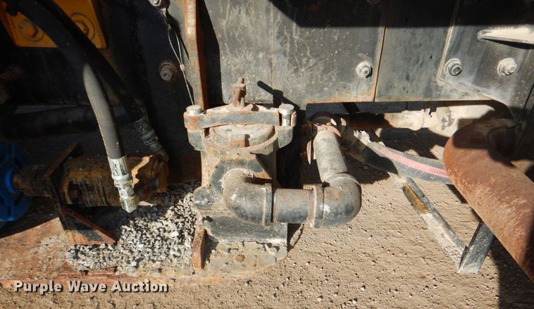 image for item ES9670 2000 Mack RD690S  ready mix truck