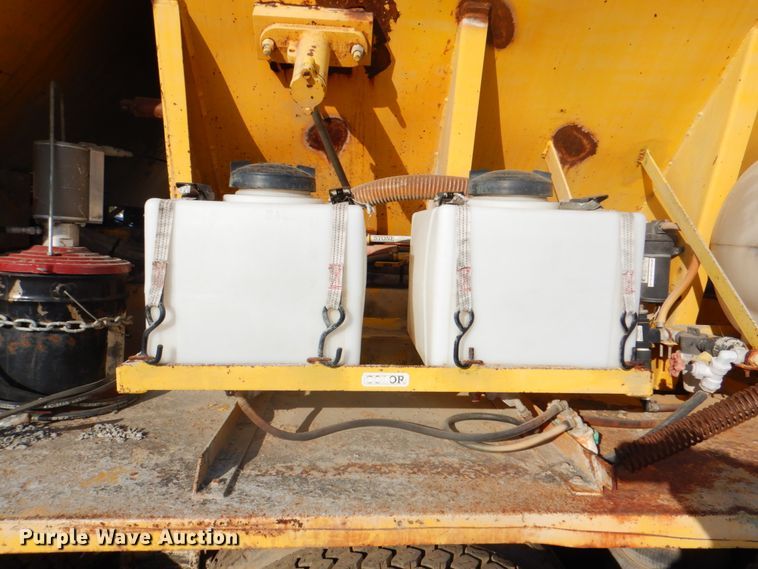 image for item ES9670 2000 Mack RD690S  ready mix truck