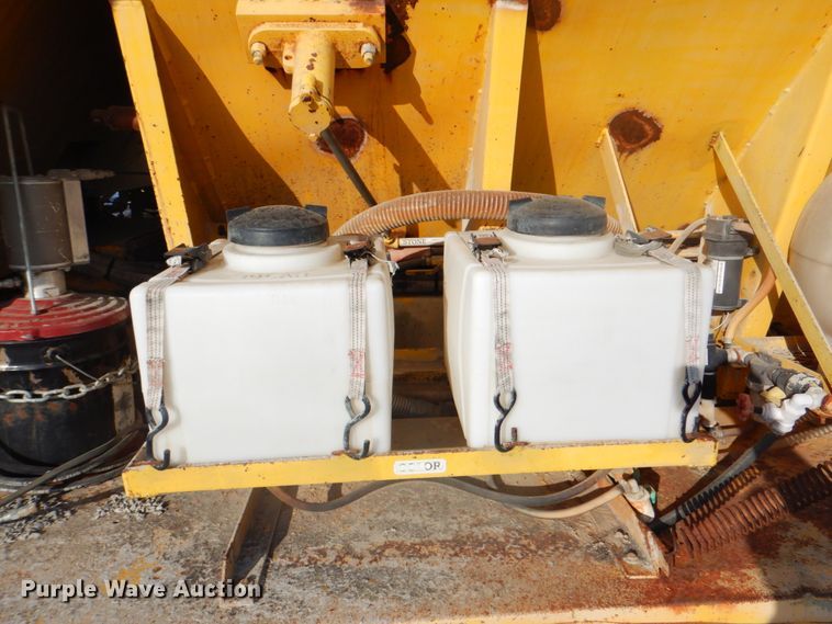 image for item ES9670 2000 Mack RD690S  ready mix truck