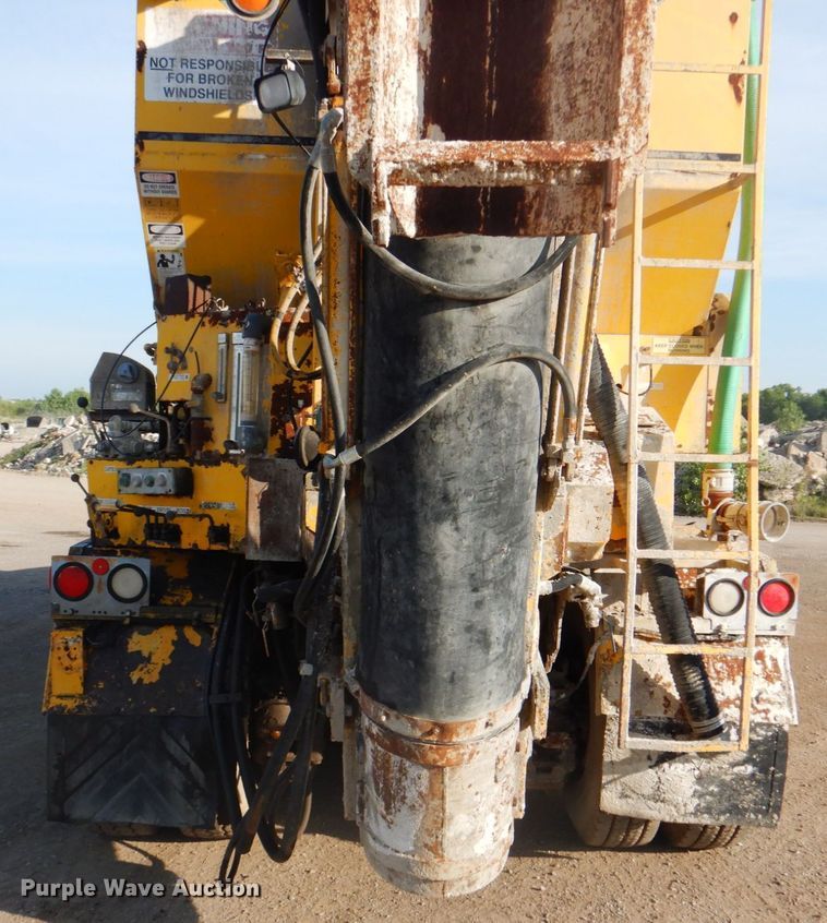 image for item ES9670 2000 Mack RD690S  ready mix truck