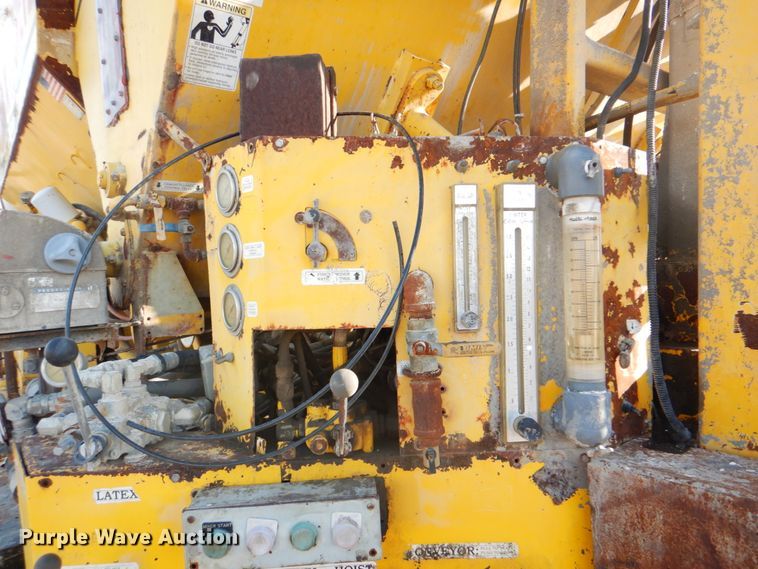 image for item ES9670 2000 Mack RD690S  ready mix truck