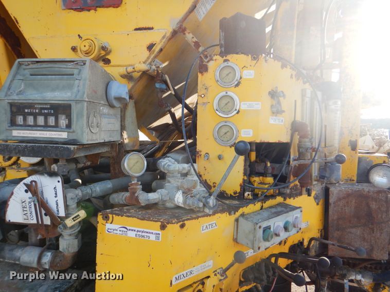 image for item ES9670 2000 Mack RD690S  ready mix truck