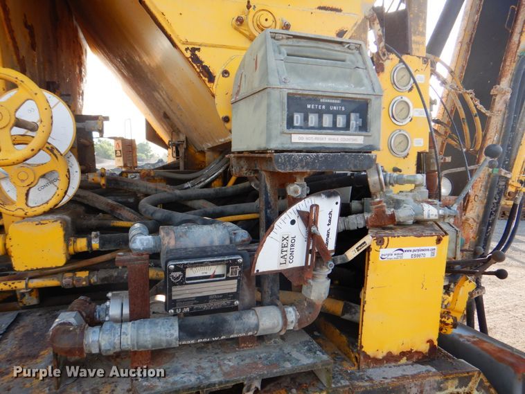 image for item ES9670 2000 Mack RD690S  ready mix truck