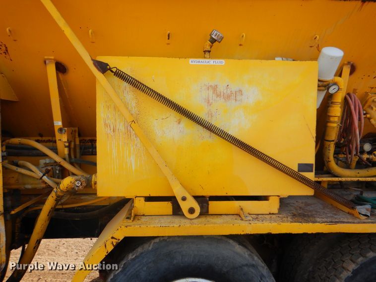 image for item ES9670 2000 Mack RD690S  ready mix truck