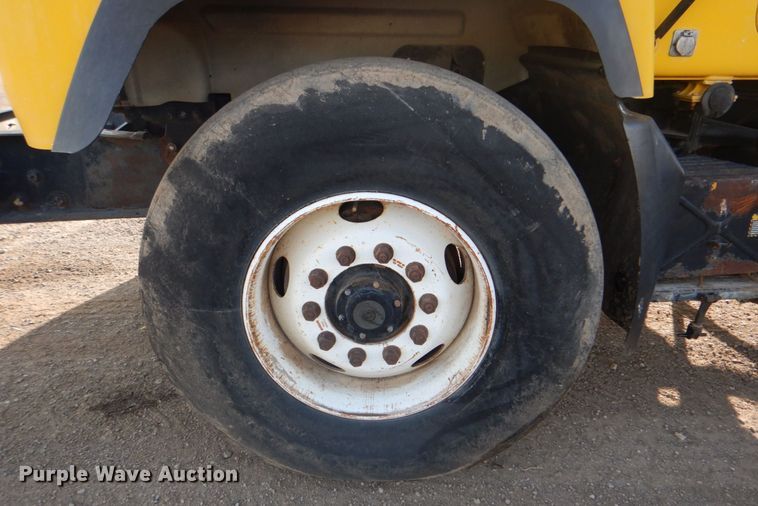 image for item ES9670 2000 Mack RD690S  ready mix truck