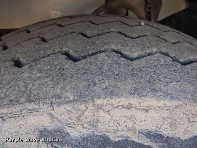 image for item ES9670 2000 Mack RD690S  ready mix truck