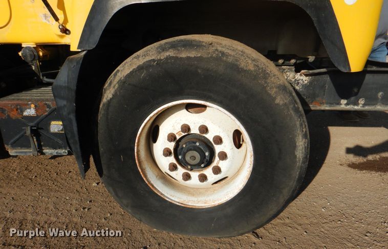 image for item ES9670 2000 Mack RD690S  ready mix truck