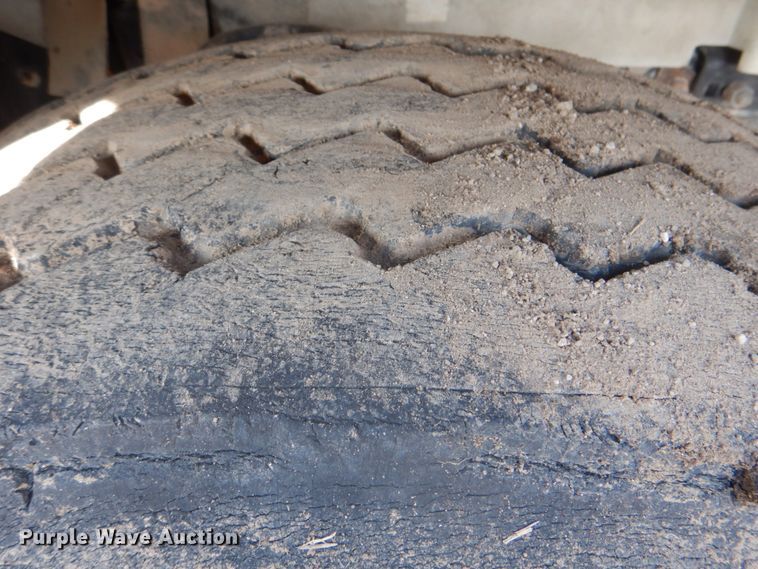 image for item ES9670 2000 Mack RD690S  ready mix truck