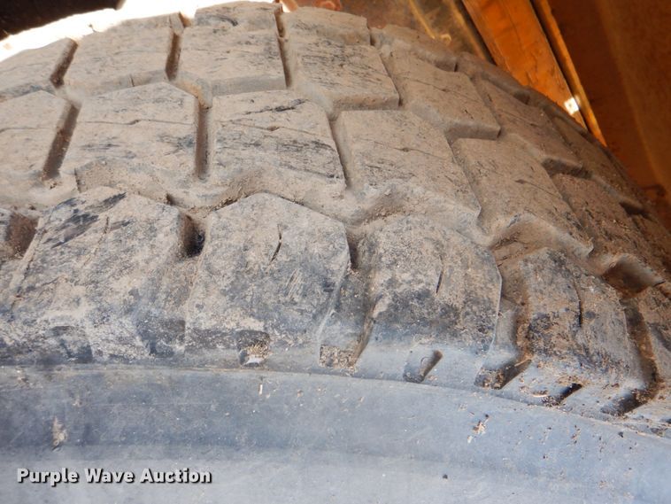 image for item ES9670 2000 Mack RD690S  ready mix truck