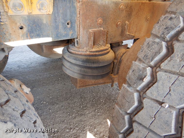 image for item ES9670 2000 Mack RD690S  ready mix truck