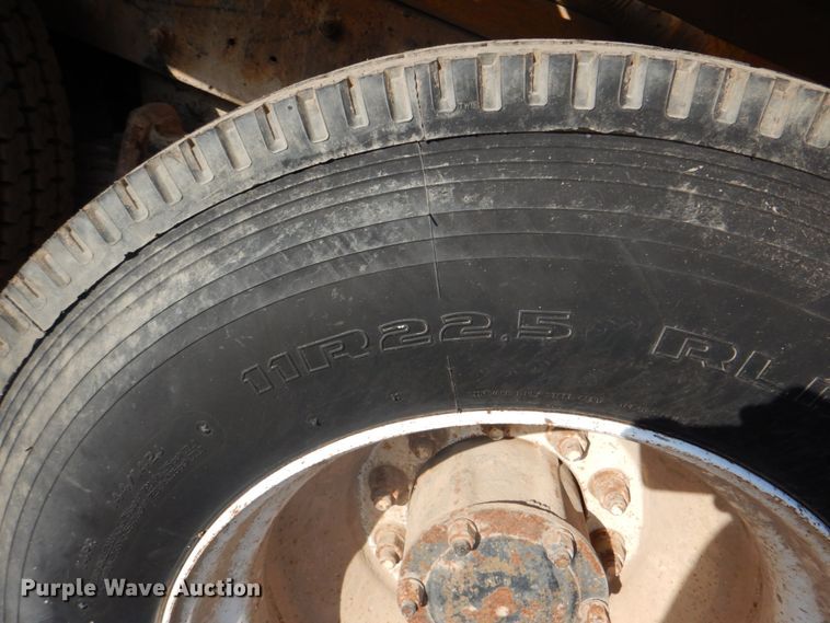 image for item ES9670 2000 Mack RD690S  ready mix truck