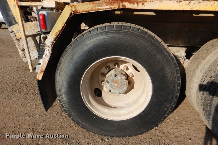 image for item ES9670 2000 Mack RD690S  ready mix truck