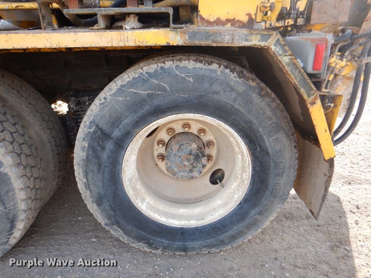 image for item ES9670 2000 Mack RD690S  ready mix truck