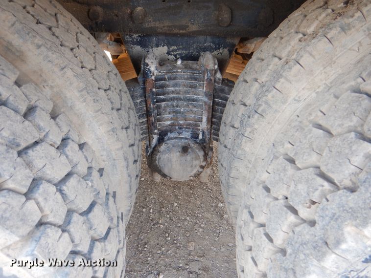 image for item ES9670 2000 Mack RD690S  ready mix truck