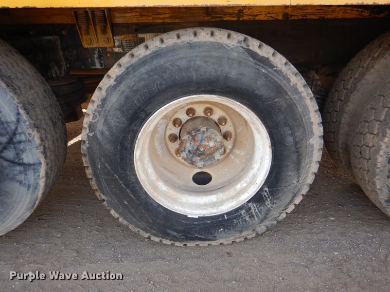 image for item ES9670 2000 Mack RD690S  ready mix truck