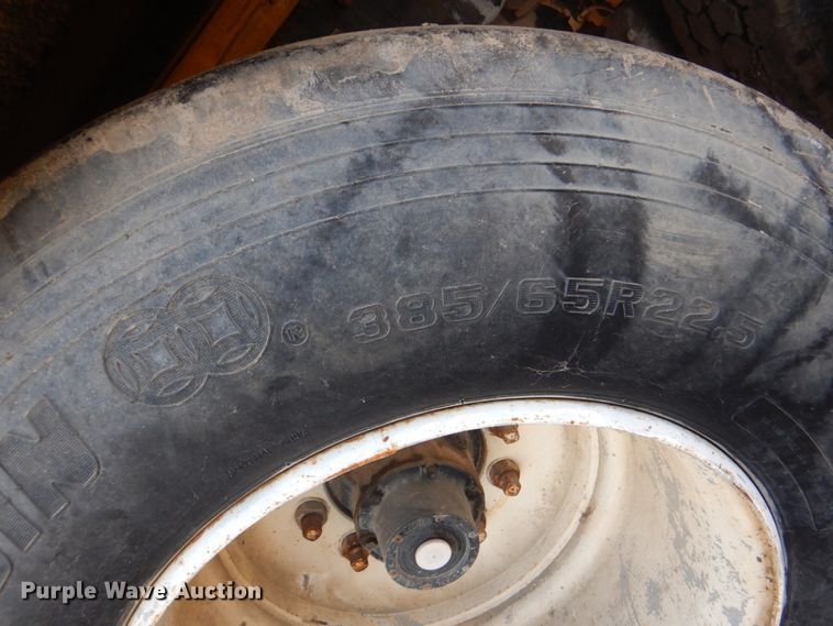 image for item ES9670 2000 Mack RD690S  ready mix truck