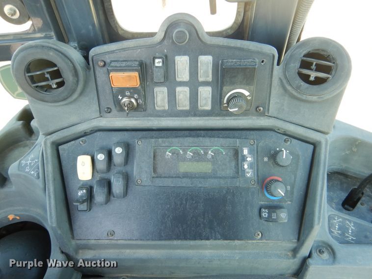 image for item FI9119 2011 John Deere 310SJ  backhoe