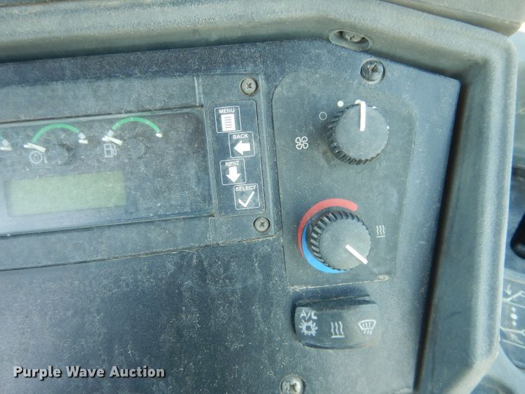 image for item FI9119 2011 John Deere 310SJ  backhoe