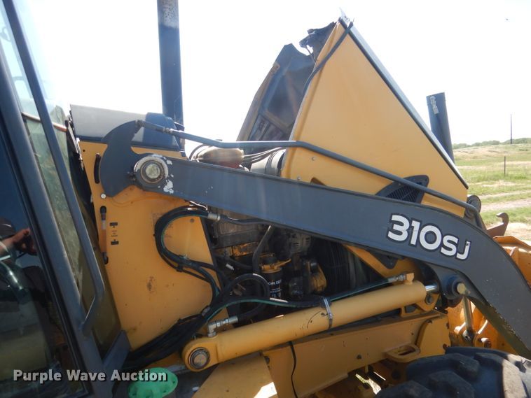image for item FI9119 2011 John Deere 310SJ  backhoe