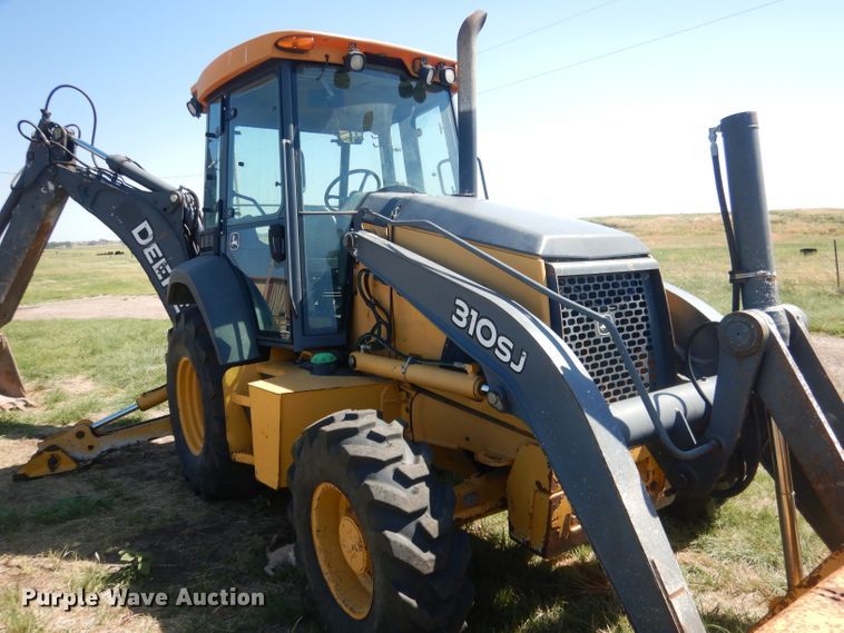 image for item FI9119 2011 John Deere 310SJ  backhoe