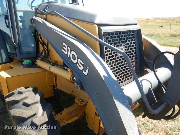 image for item FI9119 2011 John Deere 310SJ  backhoe