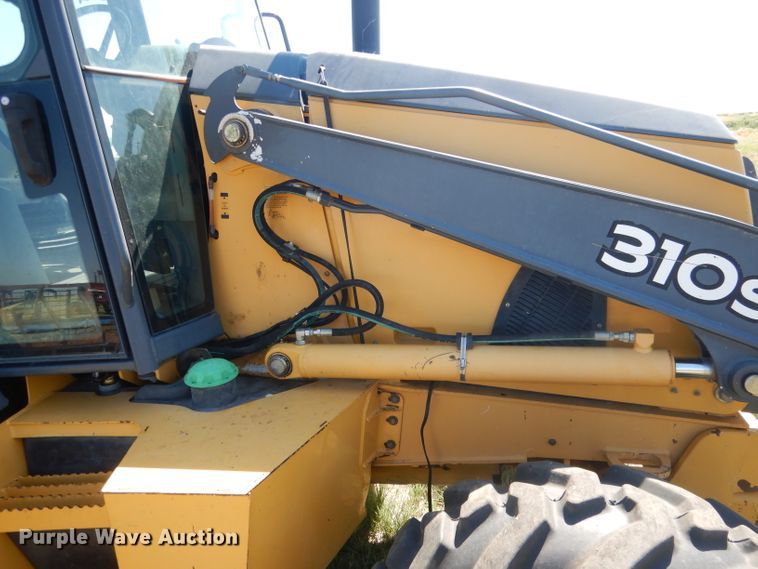 image for item FI9119 2011 John Deere 310SJ  backhoe